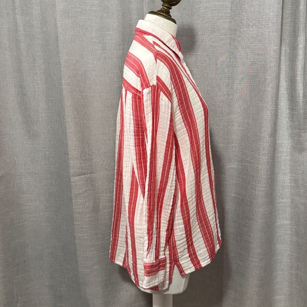 Old Navy Cotton Button Up Shirt-S-Red/White Striped-Notched Sides-Textured EUC - Picture 10 of 15